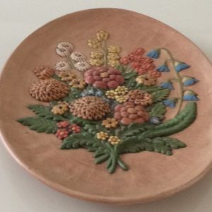 Vintage Raised Floral Ceramik Plate 1960-1970